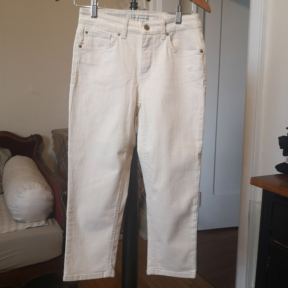 Jones of New York cream Soho Crop style jeans